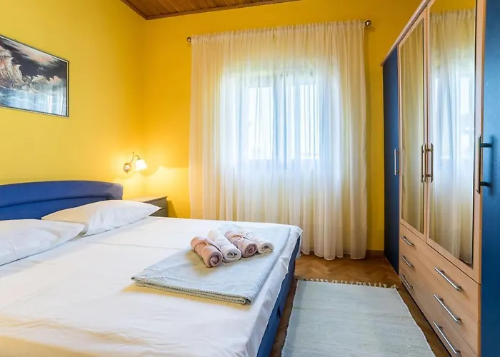 Apartment Juracak Nin
