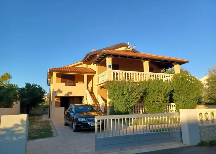 Juracak Apartment *