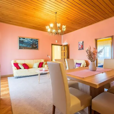 Juracak Apartment