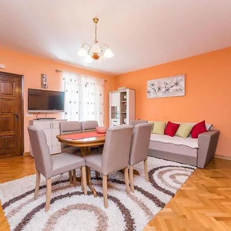 Apartment Juracak *
