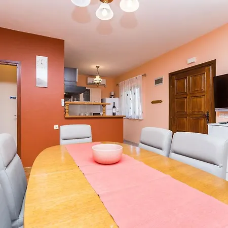 Juracak Apartment