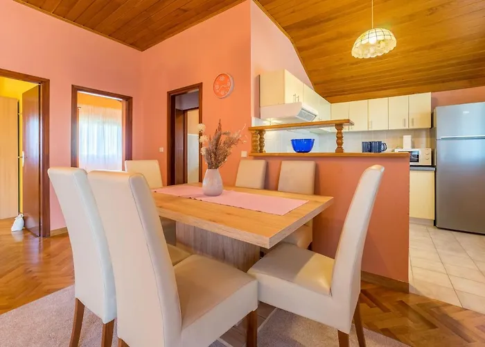 Juracak Lejlighed Nin